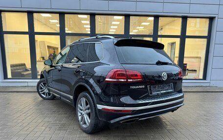 Volkswagen Touareg III, 2016 год, 2 530 000 рублей, 2 фотография