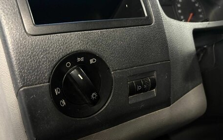 Volkswagen Transporter T5 рестайлинг, 2004 год, 929 900 рублей, 5 фотография