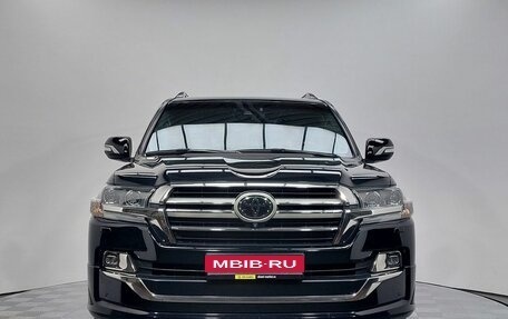 Toyota Land Cruiser 200, 2019 год, 7 999 000 рублей, 2 фотография