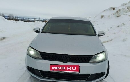 Volkswagen Jetta VI, 2013 год, 750 000 рублей, 4 фотография