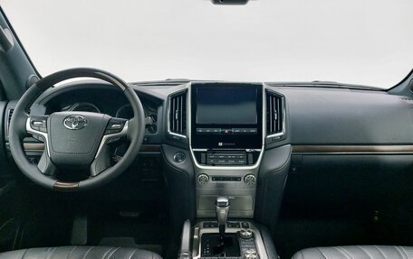 Toyota Land Cruiser 200, 2019 год, 7 999 000 рублей, 12 фотография