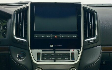 Toyota Land Cruiser 200, 2019 год, 7 999 000 рублей, 14 фотография