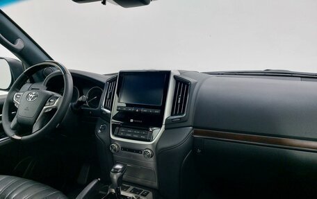 Toyota Land Cruiser 200, 2019 год, 7 999 000 рублей, 13 фотография