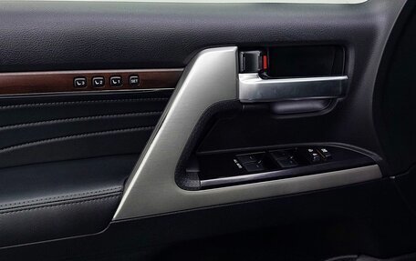 Toyota Land Cruiser 200, 2019 год, 7 999 000 рублей, 17 фотография