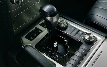 Toyota Land Cruiser 200, 2019 год, 7 999 000 рублей, 15 фотография