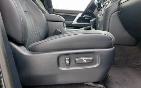 Toyota Land Cruiser 200, 2019 год, 7 999 000 рублей, 21 фотография