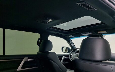 Toyota Land Cruiser 200, 2019 год, 7 999 000 рублей, 23 фотография