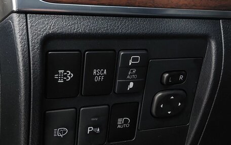 Toyota Land Cruiser 200, 2019 год, 7 999 000 рублей, 18 фотография