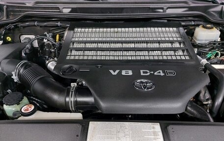 Toyota Land Cruiser 200, 2019 год, 7 999 000 рублей, 26 фотография