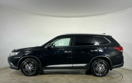 Mitsubishi Outlander III рестайлинг 3, 2017 год, 1 850 000 рублей, 2 фотография