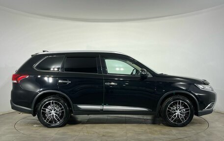 Mitsubishi Outlander III рестайлинг 3, 2017 год, 1 850 000 рублей, 5 фотография