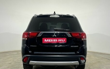 Mitsubishi Outlander III рестайлинг 3, 2017 год, 1 850 000 рублей, 3 фотография