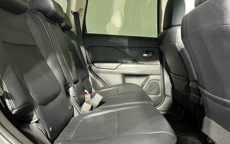Mitsubishi Outlander III рестайлинг 3, 2017 год, 1 850 000 рублей, 17 фотография