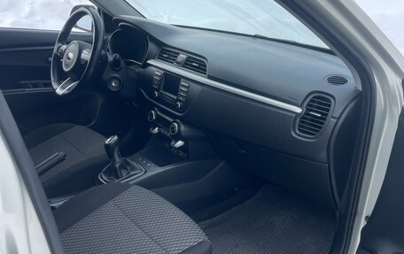 KIA Rio IV, 2018 год, 1 350 000 рублей, 8 фотография