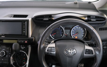 Toyota Wish II, 2012 год, 1 599 000 рублей, 12 фотография