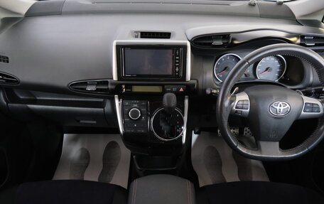 Toyota Wish II, 2012 год, 1 599 000 рублей, 13 фотография