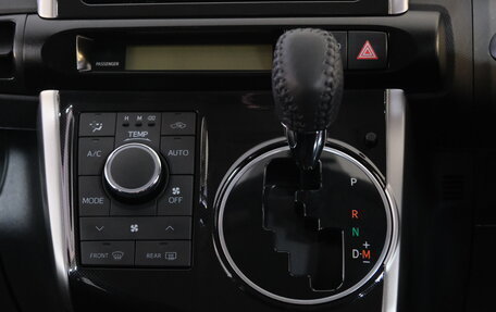 Toyota Wish II, 2012 год, 1 599 000 рублей, 16 фотография