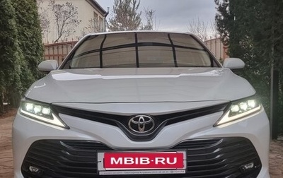 Toyota Camry, 2018 год, 2 330 000 рублей, 1 фотография