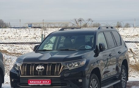 Toyota Land Cruiser Prado 150 рестайлинг 2, 2022 год, 8 600 000 рублей, 1 фотография