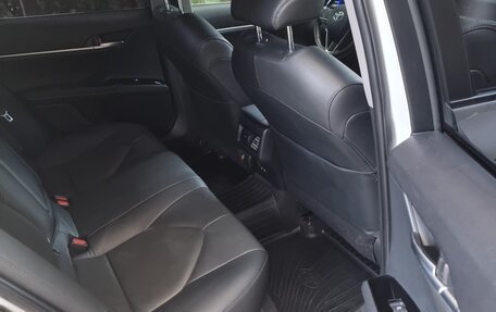 Toyota Camry, 2018 год, 2 330 000 рублей, 9 фотография