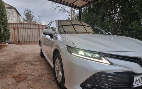 Toyota Camry, 2018 год, 2 330 000 рублей, 2 фотография