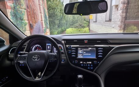 Toyota Camry, 2018 год, 2 330 000 рублей, 7 фотография