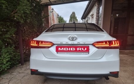 Toyota Camry, 2018 год, 2 330 000 рублей, 4 фотография