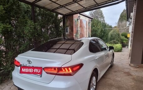 Toyota Camry, 2018 год, 2 330 000 рублей, 3 фотография