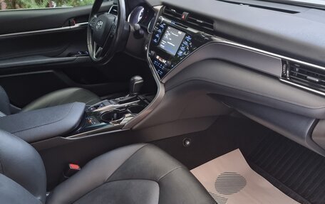 Toyota Camry, 2018 год, 2 330 000 рублей, 12 фотография