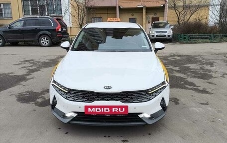 KIA K5, 2021 год, 1 700 000 рублей, 18 фотография