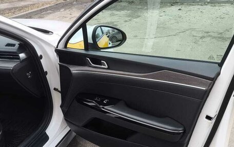 KIA K5, 2021 год, 1 700 000 рублей, 21 фотография