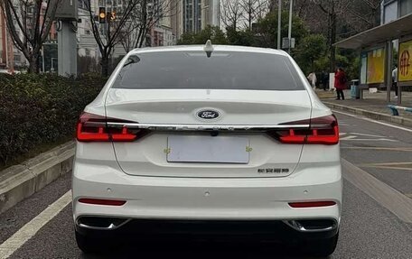 Ford Escort, 2022 год, 1 380 000 рублей, 7 фотография