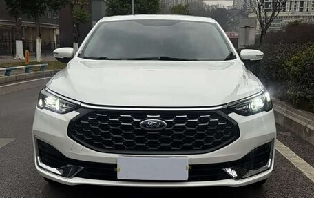 Ford Escort, 2022 год, 1 380 000 рублей, 2 фотография