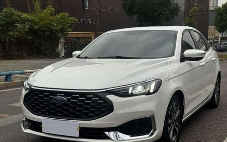 Ford Escort, 2022 год, 1 380 000 рублей, 3 фотография