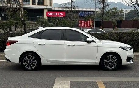 Ford Escort, 2022 год, 1 380 000 рублей, 4 фотография