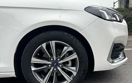 Ford Escort, 2022 год, 1 380 000 рублей, 10 фотография