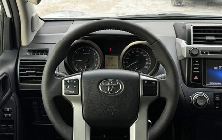 Toyota Land Cruiser Prado 150 рестайлинг 2, 2015 год, 3 432 000 рублей, 20 фотография