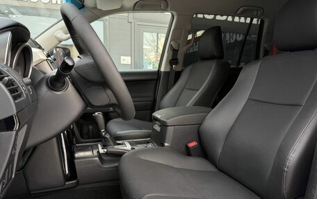 Toyota Land Cruiser Prado 150 рестайлинг 2, 2015 год, 3 432 000 рублей, 14 фотография