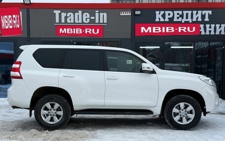 Toyota Land Cruiser Prado 150 рестайлинг 2, 2015 год, 3 432 000 рублей, 13 фотография