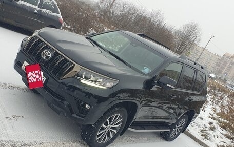 Toyota Land Cruiser Prado 150 рестайлинг 2, 2022 год, 8 600 000 рублей, 2 фотография