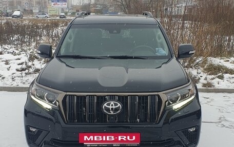 Toyota Land Cruiser Prado 150 рестайлинг 2, 2022 год, 8 600 000 рублей, 3 фотография