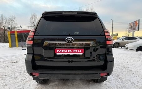 Toyota Land Cruiser Prado 150 рестайлинг 2, 2022 год, 8 600 000 рублей, 13 фотография