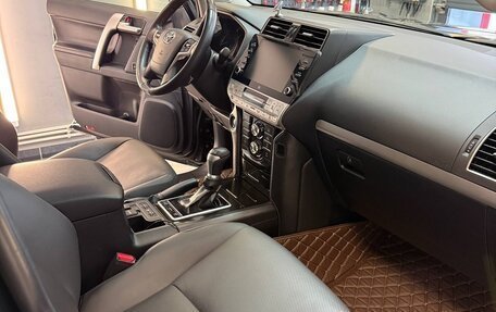 Toyota Land Cruiser Prado 150 рестайлинг 2, 2022 год, 8 600 000 рублей, 31 фотография