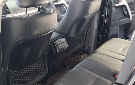 Toyota Land Cruiser Prado 150 рестайлинг 2, 2022 год, 8 600 000 рублей, 36 фотография