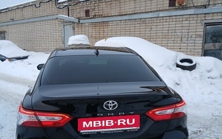 Toyota Camry, 2019 год, 2 350 000 рублей, 2 фотография