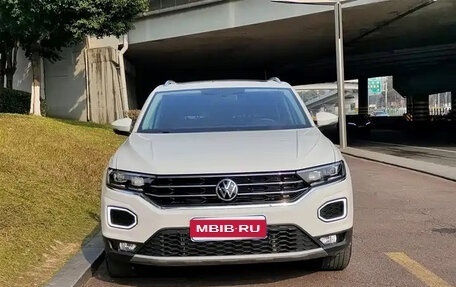 Volkswagen T-Roc I, 2022 год, 1 257 000 рублей, 1 фотография