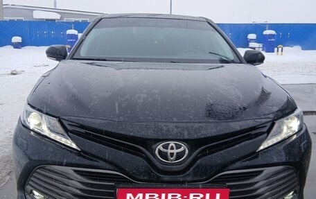 Toyota Camry, 2019 год, 2 350 000 рублей, 22 фотография