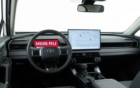 Toyota RAV4, 2025 год, 4 949 050 рублей, 9 фотография