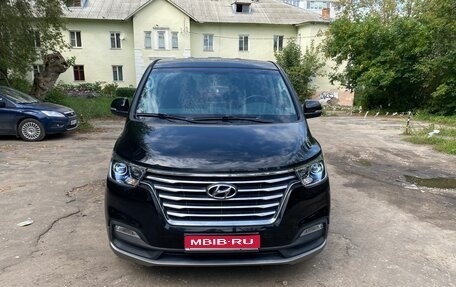 Hyundai Grand Starex Grand Starex I рестайлинг 2, 2019 год, 3 500 000 рублей, 1 фотография