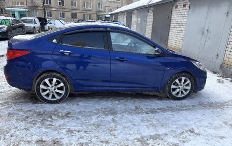 Hyundai Solaris II рестайлинг, 2011 год, 615 000 рублей, 1 фотография